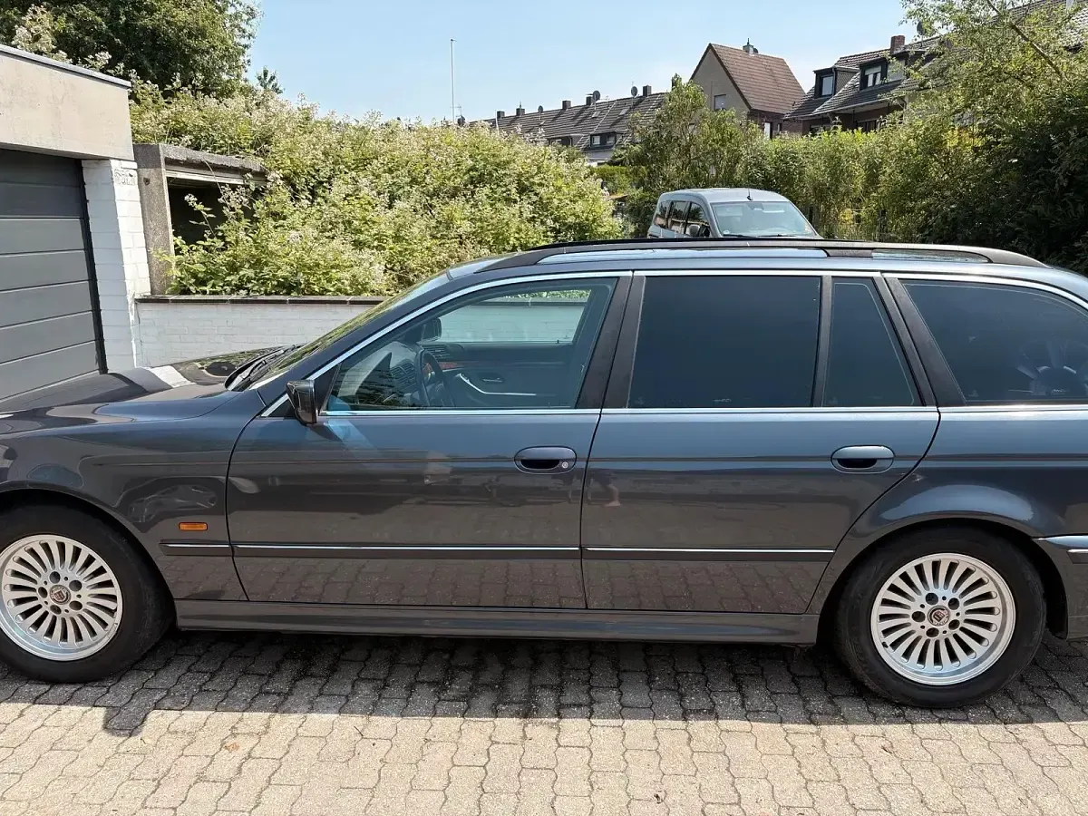 Gebraucht BMW 523 170 PS (125 kW) 1997 Grau Kombi