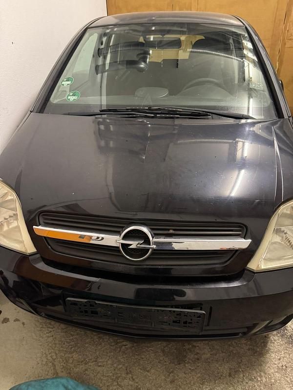 Second-hand Opel Meriva 101 CP (74 kW) 2003 Negru Monovolum