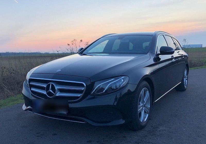 Gebraucht Mercedes E220 Avantgarde 194 PS (142 kW) 2016 Schwarz Kombi