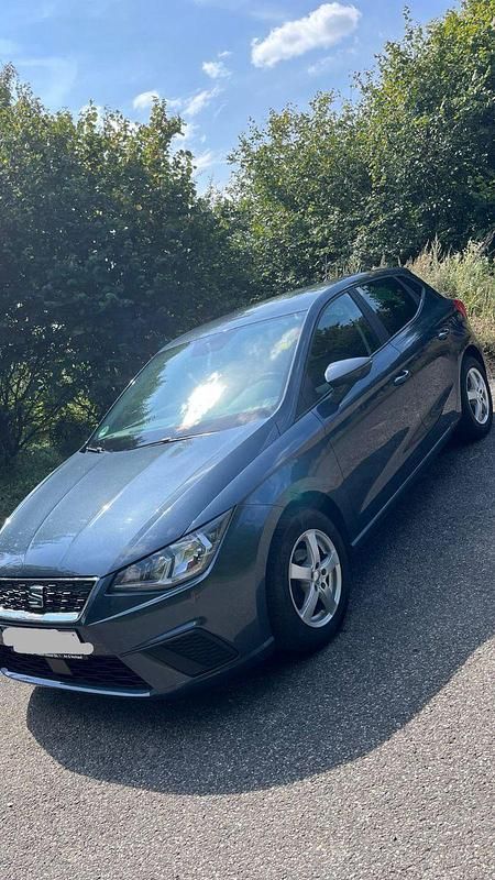 Grau Gebraucht 2019 Seat Ibiza Style Kleinwagen | 10.499 € (Guter Preis) - Bild 1/4