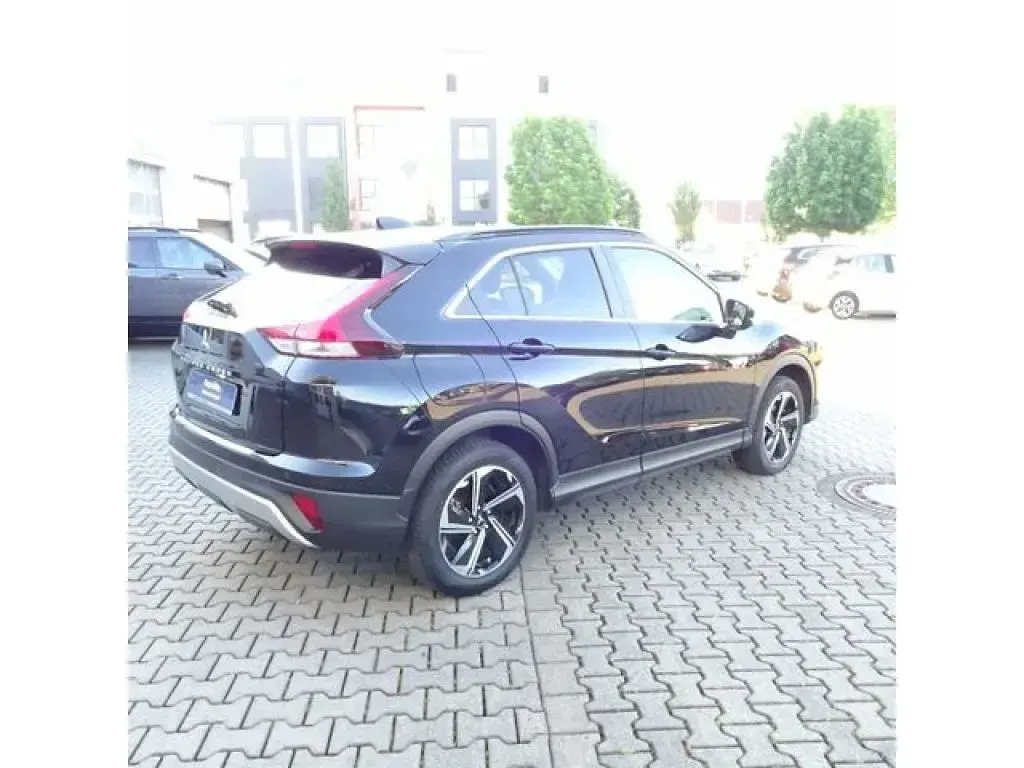 Używany Mitsubishi Eclipse Cross Plus 98 KM (72 kW) 2022 Czarny SUV