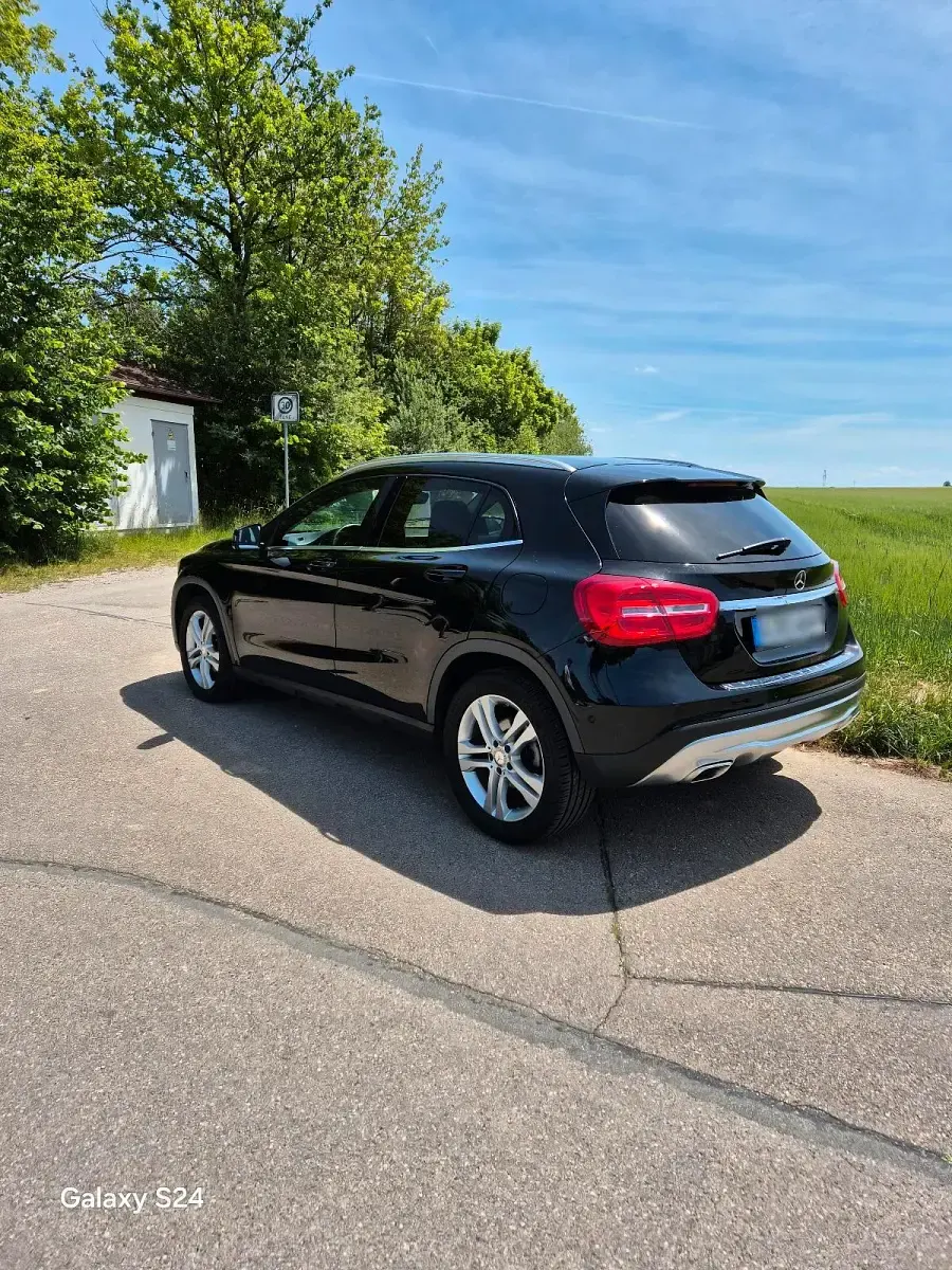 Gebraucht Mercedes GLA200 136 PS (100 kW) 2014 Schwarz SUV