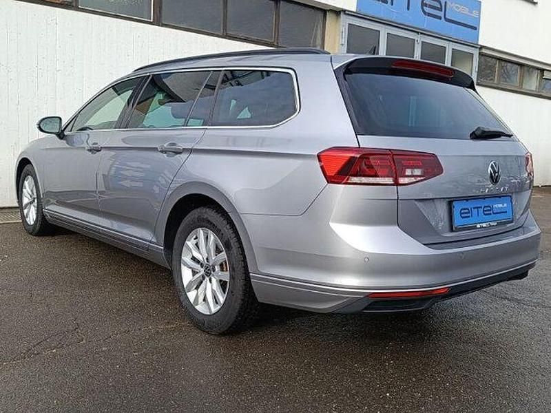 Gebraucht VW Passat Business 150 PS (110 kW) 2023 Silber Kombi