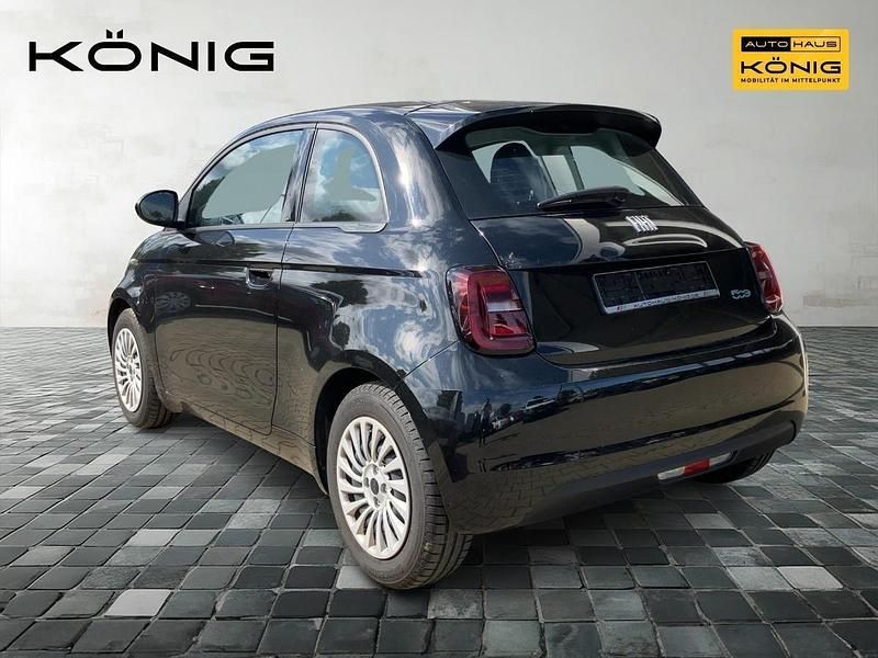 Gebraucht Fiat 500e Basis 86 kW (118 PS) 2023 Schwarz Limousine