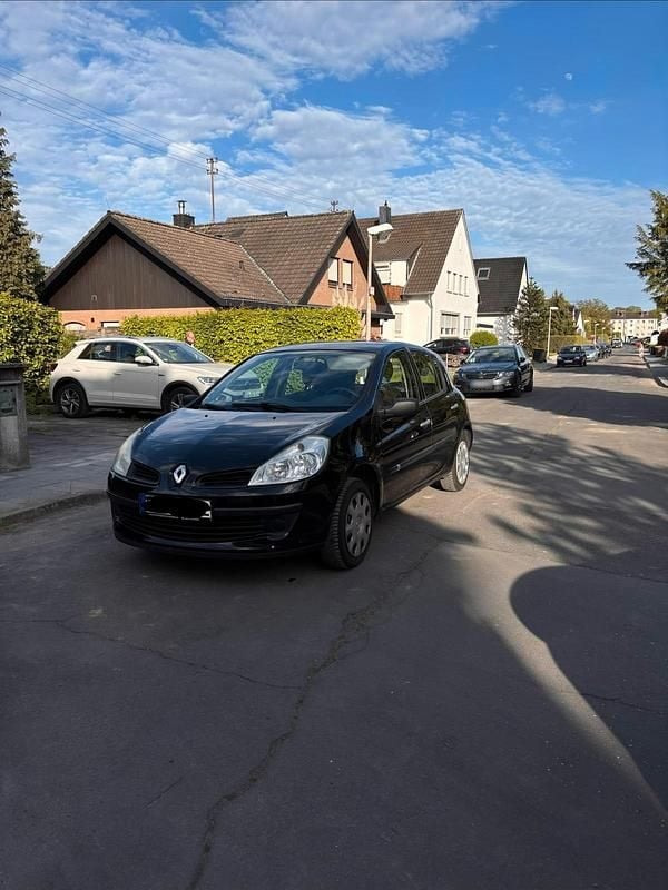 Second-hand Renault Clio II 75 CP (55 kW) 2009 Negru Berlinǎ