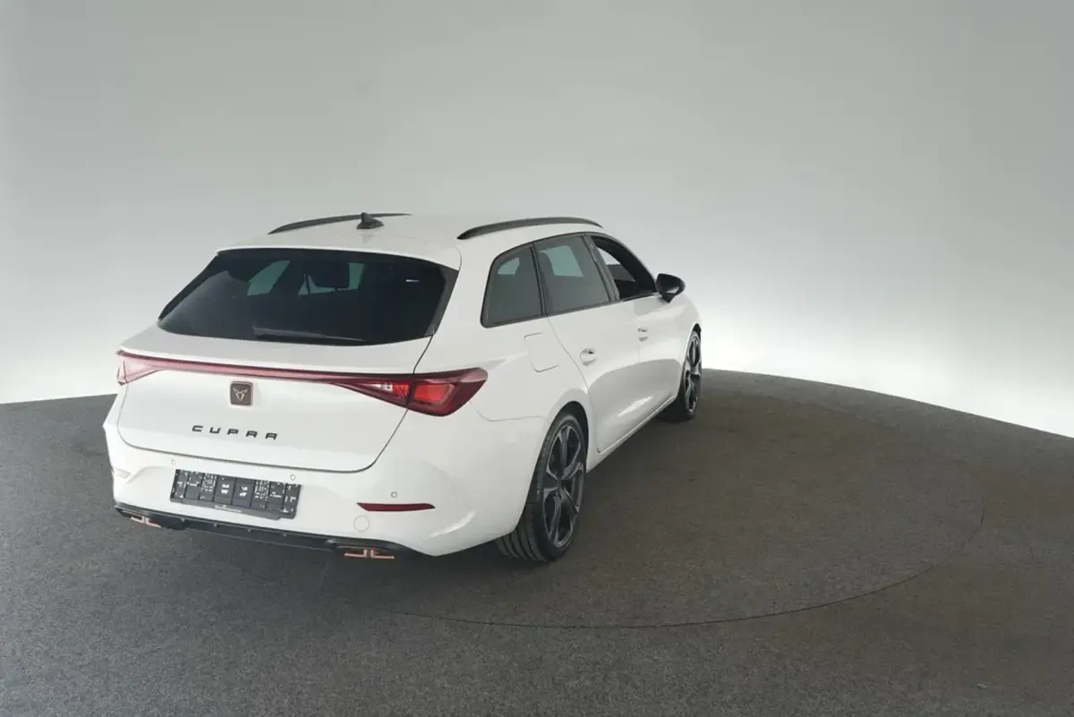 Gebraucht Cupra Leon VZ 245 PS (180 kW) 2022 Weiß Kombi