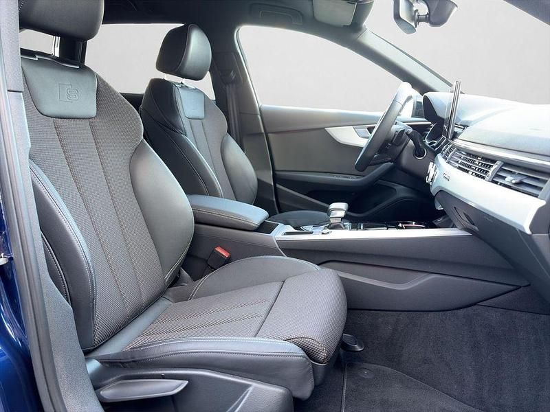 Gebraucht Audi A4 Business 265 PS (194 kW) 2024 Navarrablau metallic (metallic) Kombi