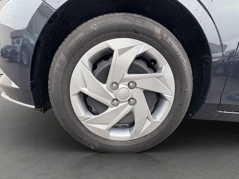 Gebraucht Hyundai i20 Select 79 PS (58 kW) 2024 Aurora grey (grau) Kleinwagen