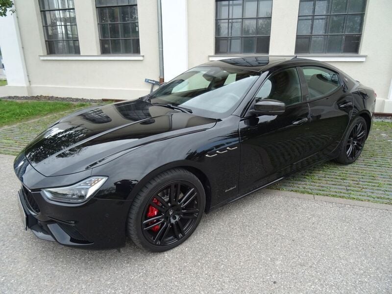 Schwarz Gebraucht 2019 Maserati Ghibli Coupé | 32.500 € (Etwas zu teuer) - Bild 1/4