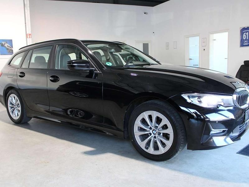 Gebraucht BMW 318 Advantage 150 PS (110 kW) 2022 Schwarz ii Kombi