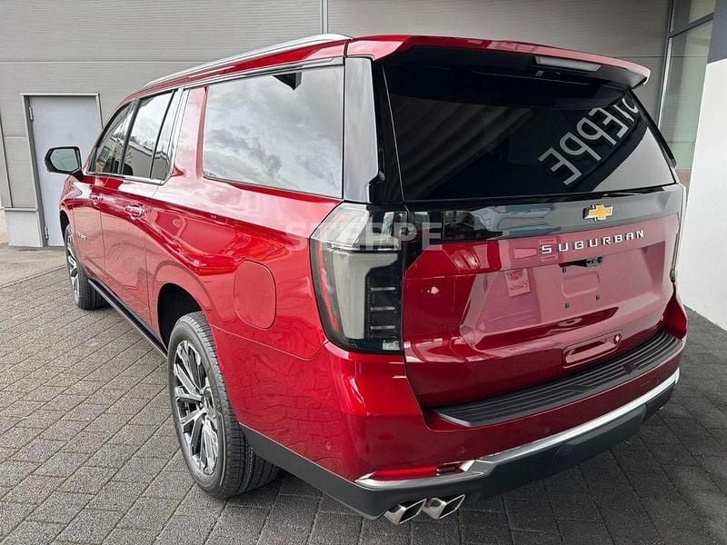Neu Chevrolet Suburban 426 PS (313 kW) 2025 Schwarz SUV