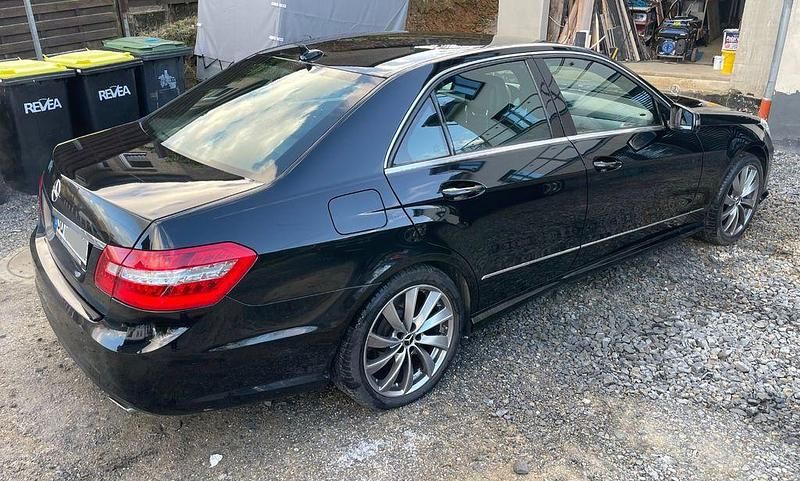 Gebraucht Mercedes 200 184 PS (135 kW) 2010 Schwarz Limousine