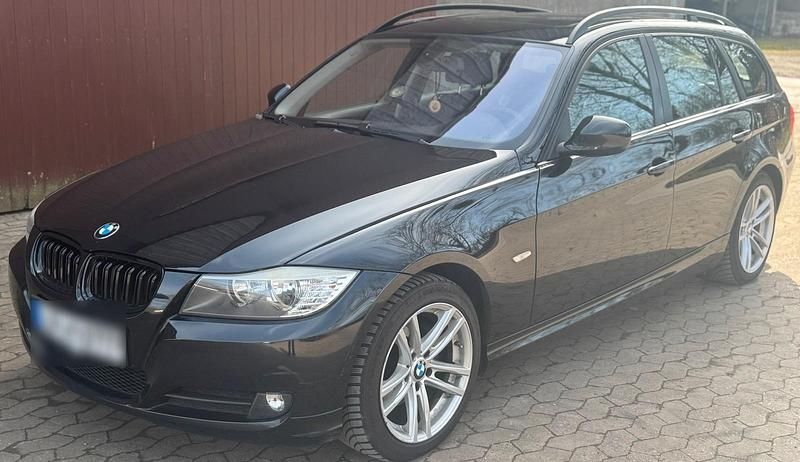 Gebraucht BMW 320 170 PS (125 kW) 2009 Schwarz Kombi