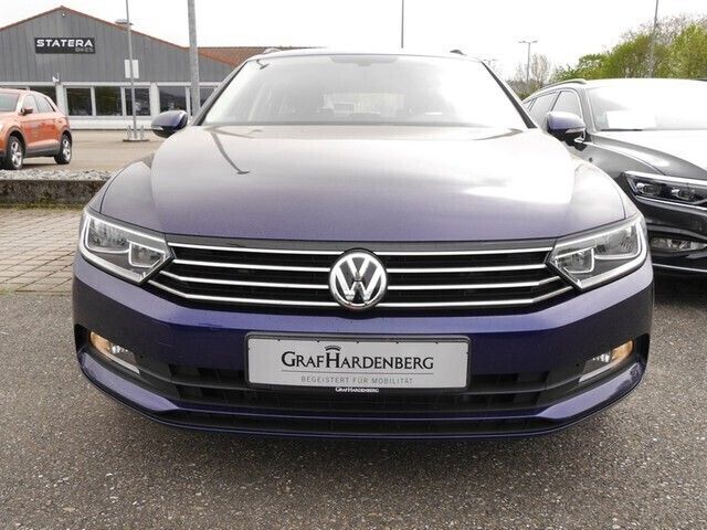 Gebraucht VW Passat Trendline 150 PS (110 kW) 2019 Blau Kombi