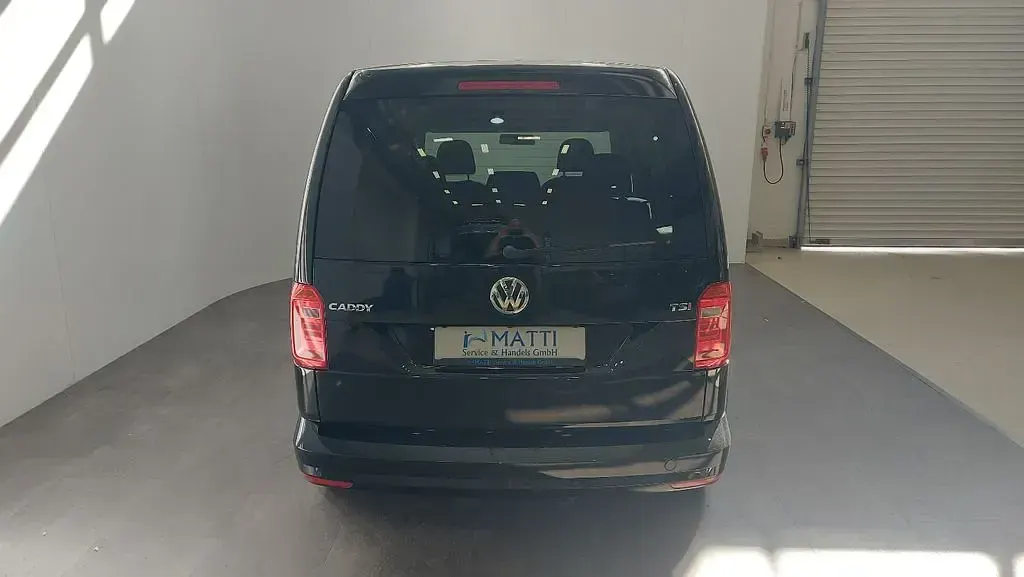 Gebraucht VW Caddy Trendline 125 PS (91 kW) 2016 Schwarz Van / Kleinbus