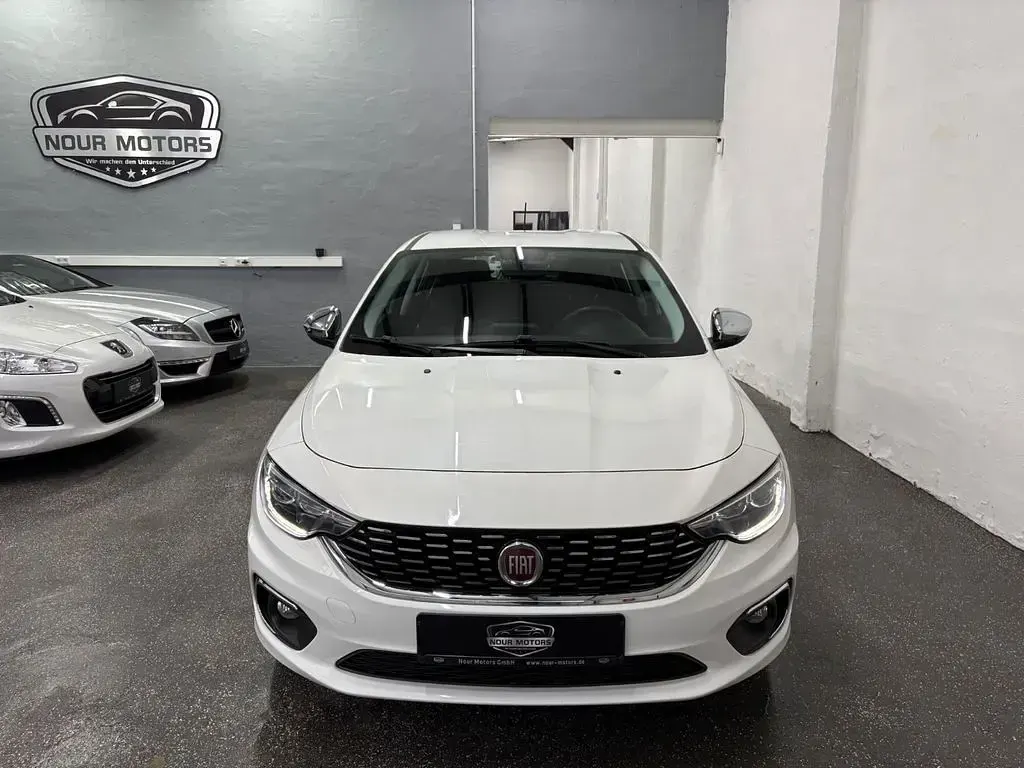 Gebraucht Fiat Tipo Mirror 95 PS (69 kW) 2020 Weiß Limousine