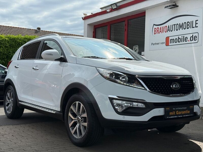 Weiß Gebraucht 2015 Kia Sportage FIFA World Cup Edition SUV | 9.999 € (Fairer Preis) - Bild 1/4