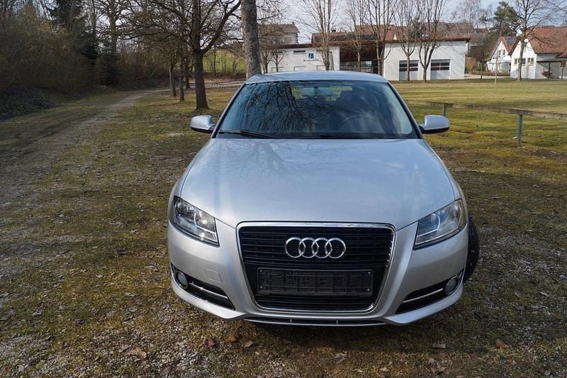 Second-hand Audi A3 Attraction 105 CP (77 kW) 2012 Argintiu Hatchback