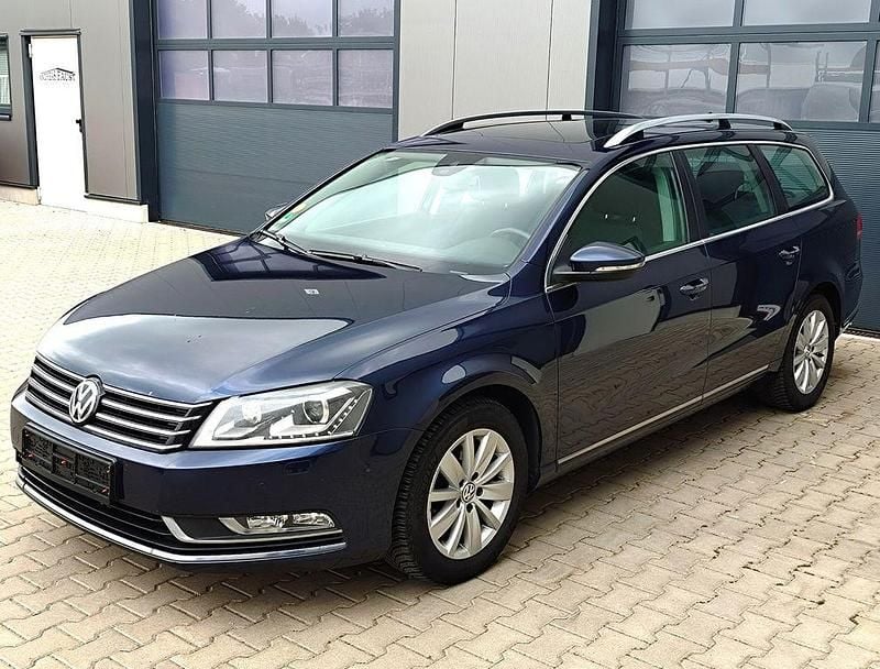 Blau Gebraucht 2011 VW Passat Comfortline Kombi | 5.500 € (Guter Preis) - Bild 1/4