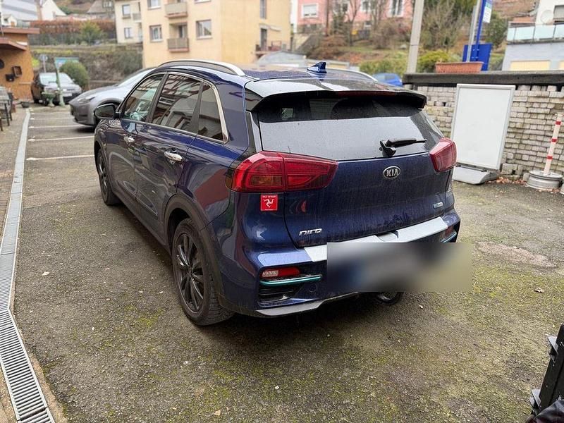 Gebraucht Kia Niro 150 kW (204 PS) 2021 Blau SUV