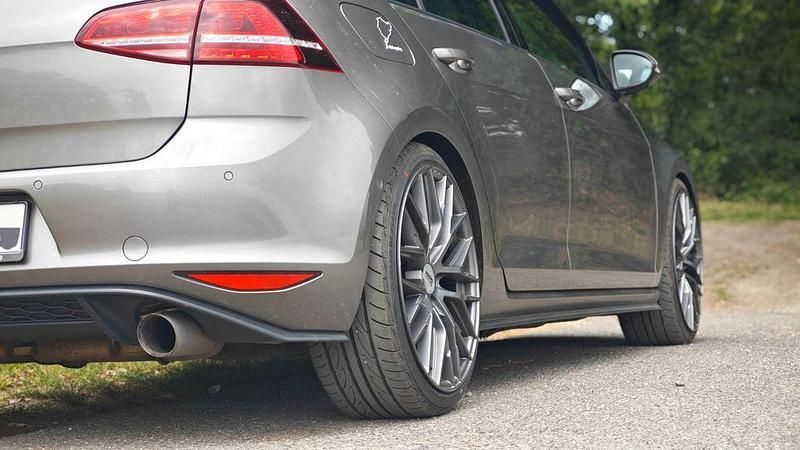 Silber Gebraucht 2015 VW Golf VII GTD Limousine | 9.300 € (Fairer Preis) - Bild 1/4