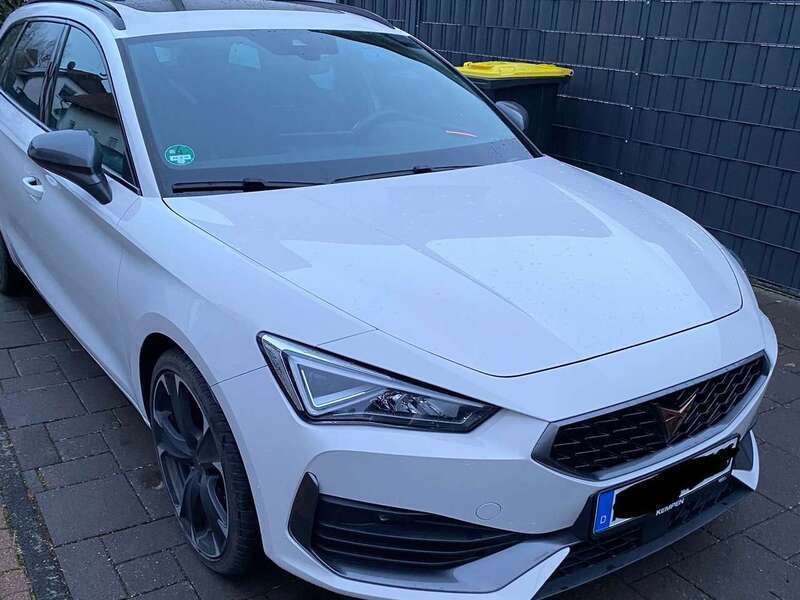 Weiß Gebraucht 2021 Cupra Leon Kombi | 24.000 € (Guter Preis) - Bild 1/4