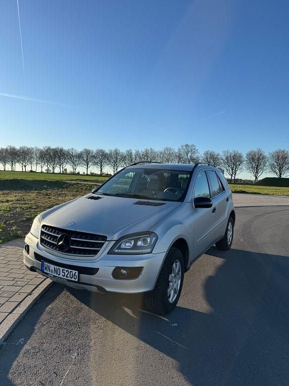Gebraucht Mercedes ML350 272 PS (200 kW) 2007 Blau SUV