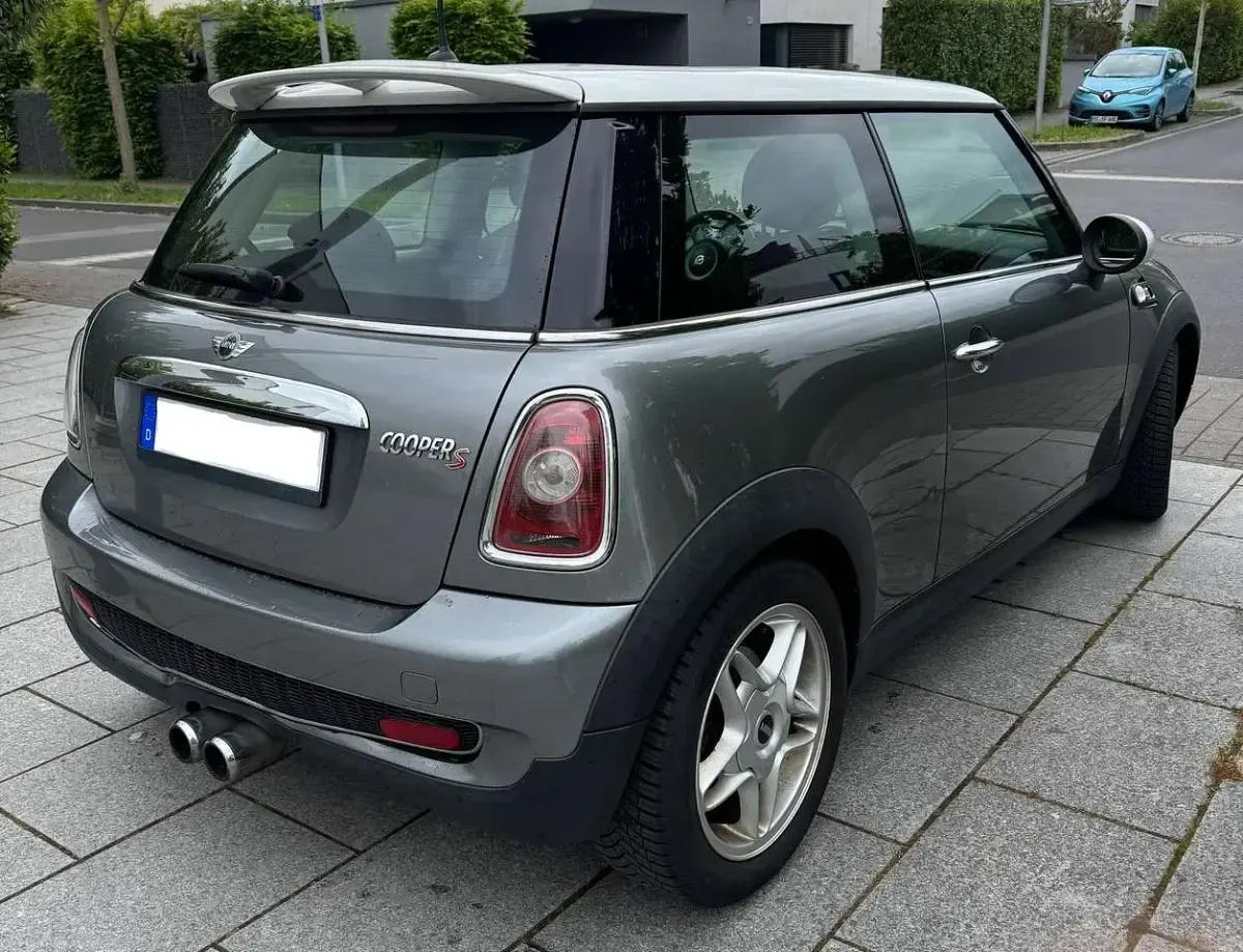 Używany Mini Cooper S 174 KM (127 kW) 2007 Szary Hatchback