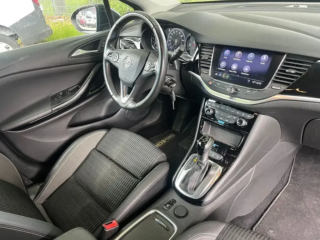 Usado Opel Astra 122 HP (89 kW) 2019 Preto Carrinha