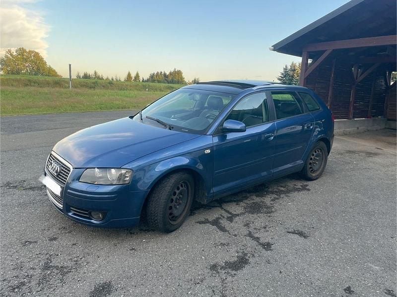 Blau Gebraucht 2005 Audi A3 Sportback Ambiente Limousine | 1.250 € - Bild 1/4