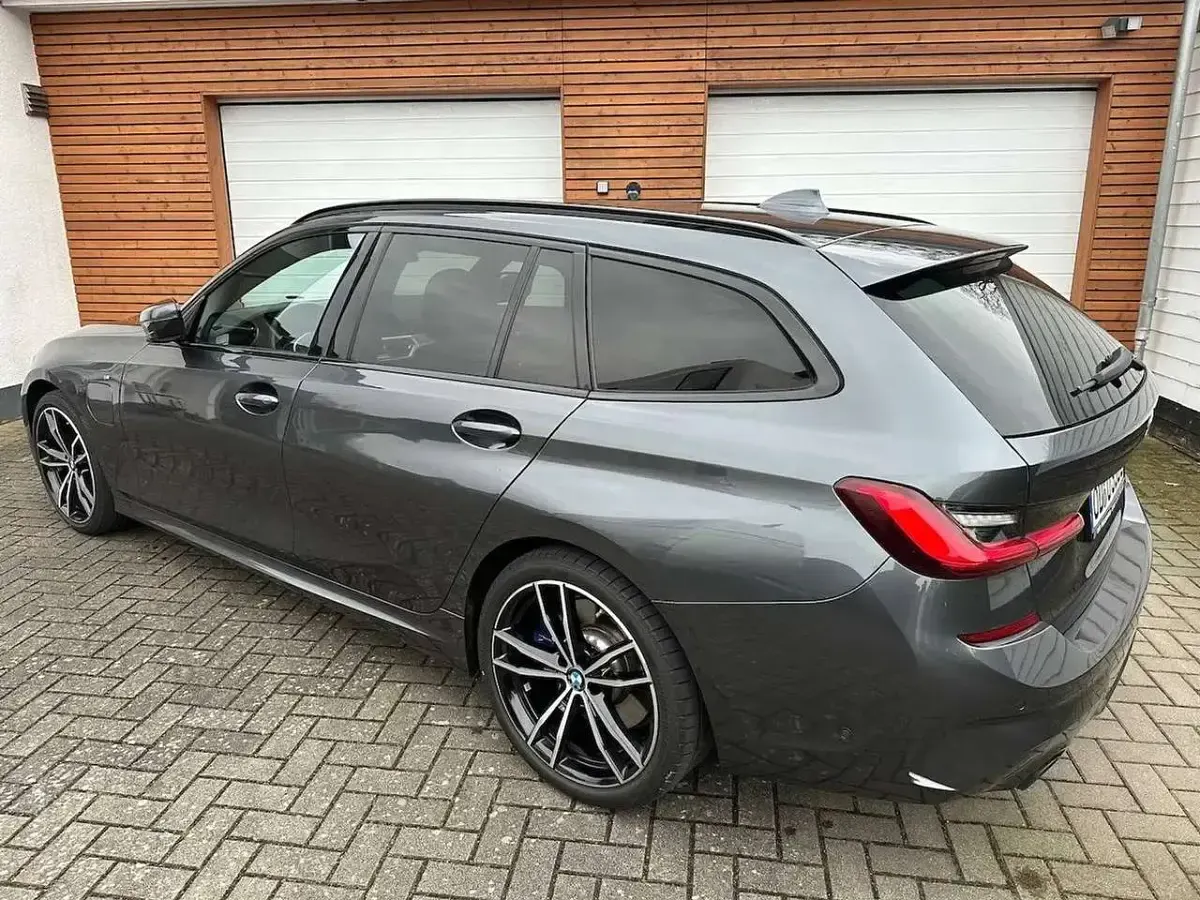 Gebraucht BMW 330 M Sport 184 PS (135 kW) 2020 Grau Kombi