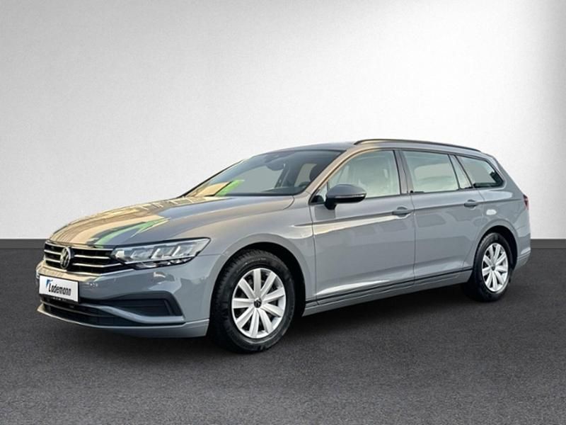 Gebraucht VW Passat Conceptline 150 PS (110 kW) 2023 Mondsteingrau Kombi