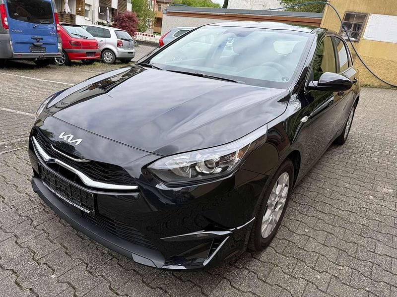 Gebraucht Kia Ceed Vision 140 PS (102 kW) 2025 (1k) zilinaschwarz met. Kleinwagen