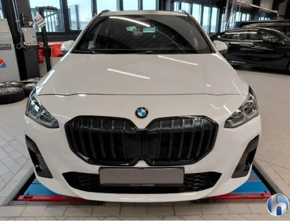 Gebraucht BMW 223 Active Tourer M Sport 197 PS (144 kW) 2024 Weiß Van / Kleinbus