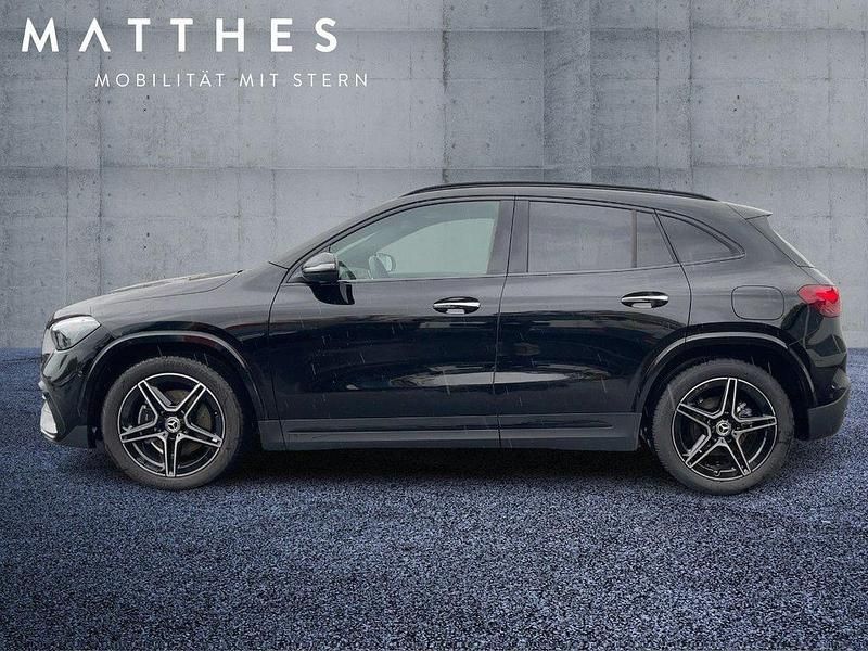 Gebraucht Mercedes GLA200 AMG 150 PS (110 kW) 2025 Schwarz SUV