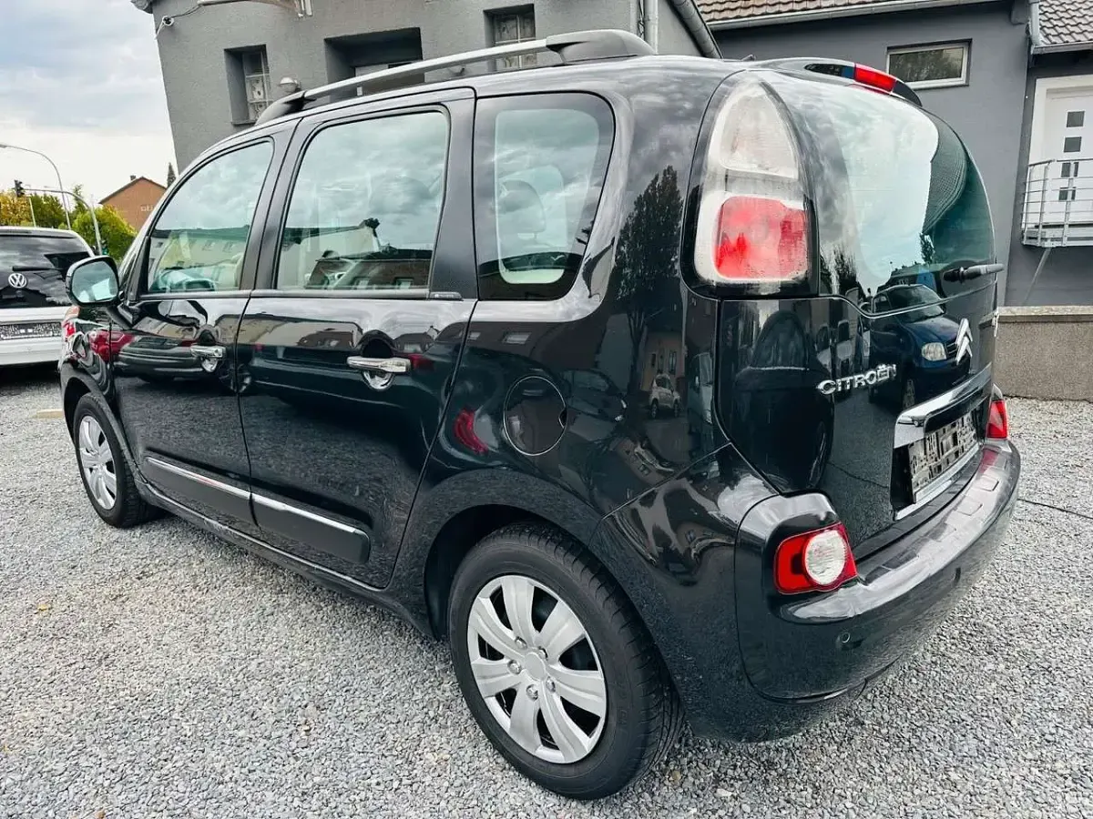 Usado Citroën C3 92 CV (67 kW) 2011 Negro Monovolumen
