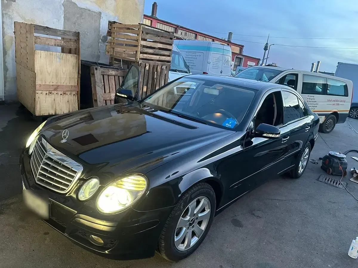 Używany Mercedes E280 190 KM (139 kW) 2007 Sedan/Limuzyna