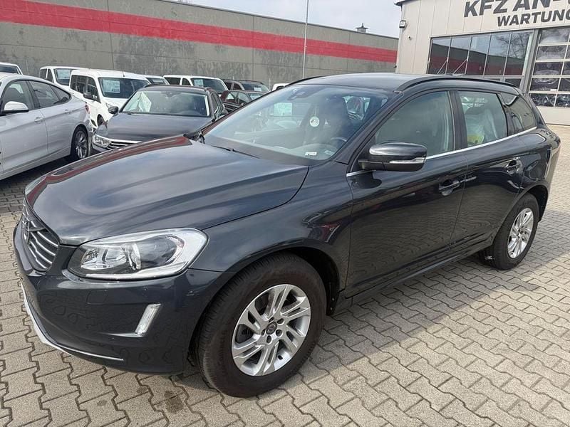 Gebraucht Volvo XC60 Momentum 190 PS (139 kW) 2016 Grau SUV