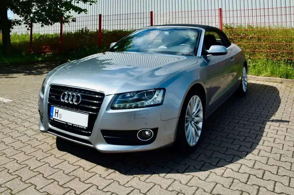 Gebraucht Audi A5 Cabriolet Sport 239 PS (175 kW) 2010 Grau Cabrio