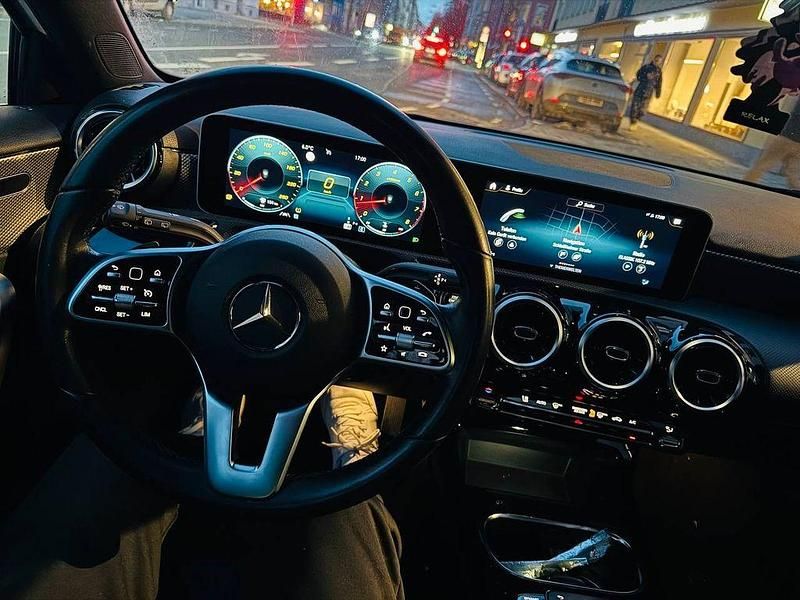 Gebraucht Mercedes A220 190 PS (139 kW) 2019 Weiß Limousine