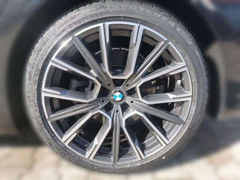 Gebraucht BMW 740 M Sport 320 PS (235 kW) 2021 Saphirschwarz metallic Limousine