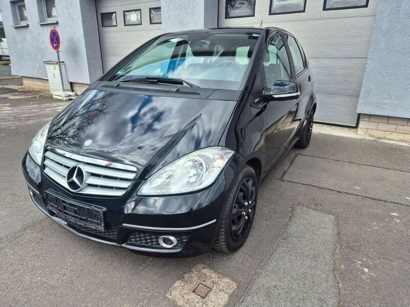 Kosmosschwarz metalliclack Gebraucht 2010 Mercedes A160 Kleinwagen | 3.990 € (Fairer Preis) - Bild 1/4