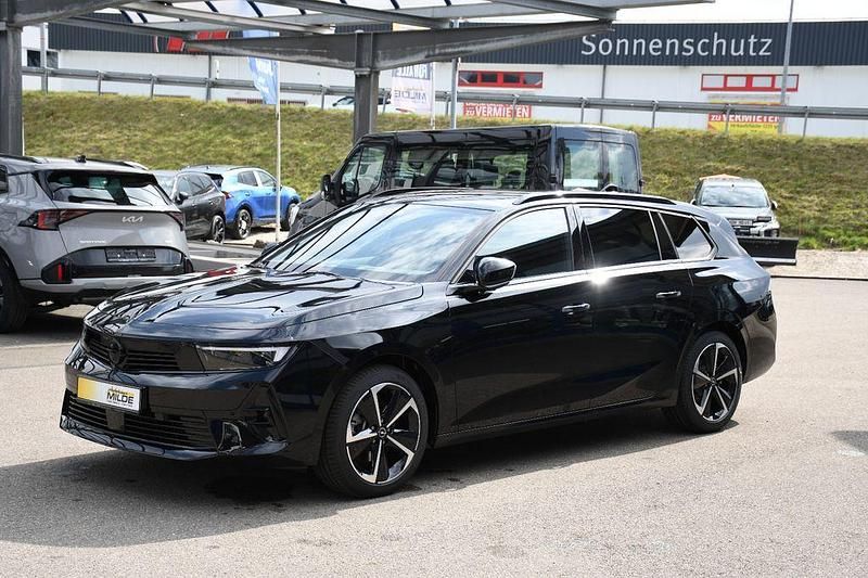 Neu Opel Astra 131 PS (96 kW) 2025 Schwarz Kombi