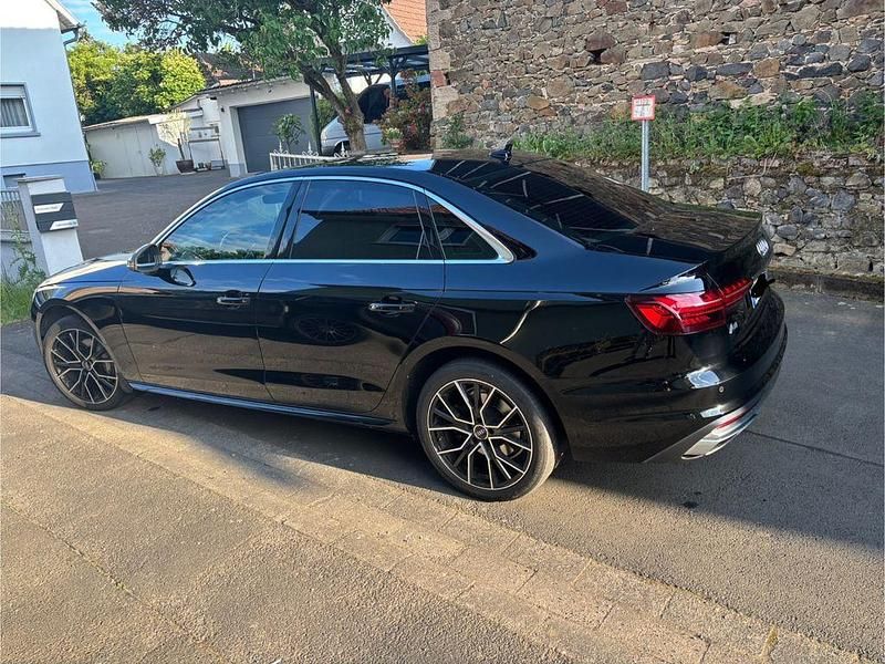 Schwarz Gebraucht 2020 Audi A4 Advanced Limousine | 20.800 € (Superpreis) - Bild 1/4