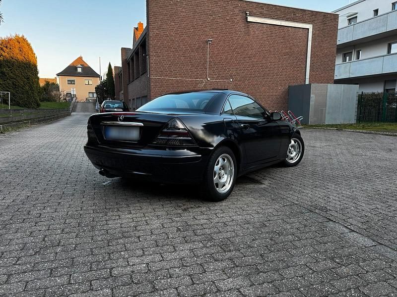 Gebraucht Mercedes SLK200 163 PS (119 kW) 2001 Schwarz Cabrio