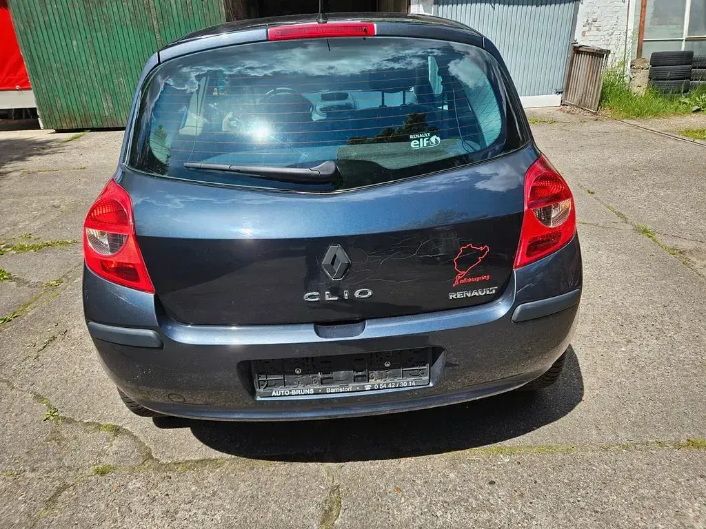 Gebraucht Renault Clio II Dynamique 88 PS (64 kW) 2006 Schwarz Limousine