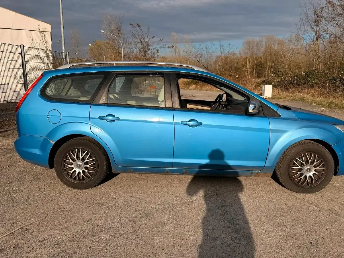 Used Ford Focus 150 HP (110 kW) 2009 Blue Estate