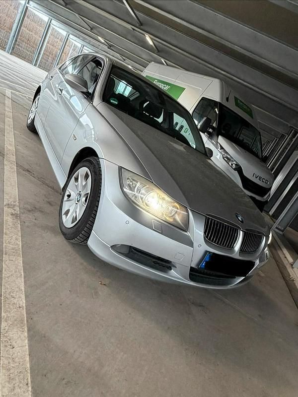 Second-hand BMW 325 218 CP (160 kW) 2006 Argintiu Berlinǎ