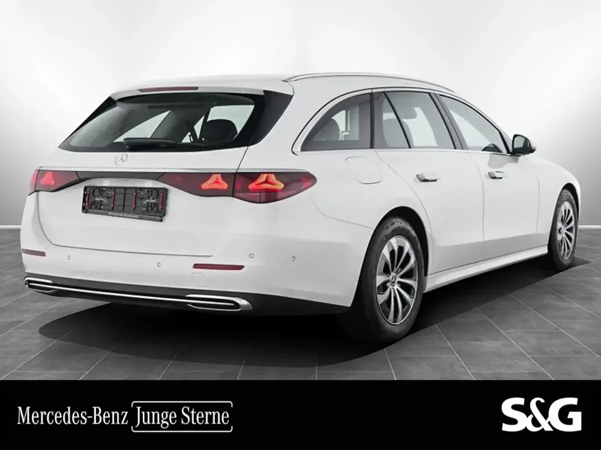 Gebraucht Mercedes E220 Avantgarde 197 PS (144 kW) 2025 Unilack polarweiß Kombi