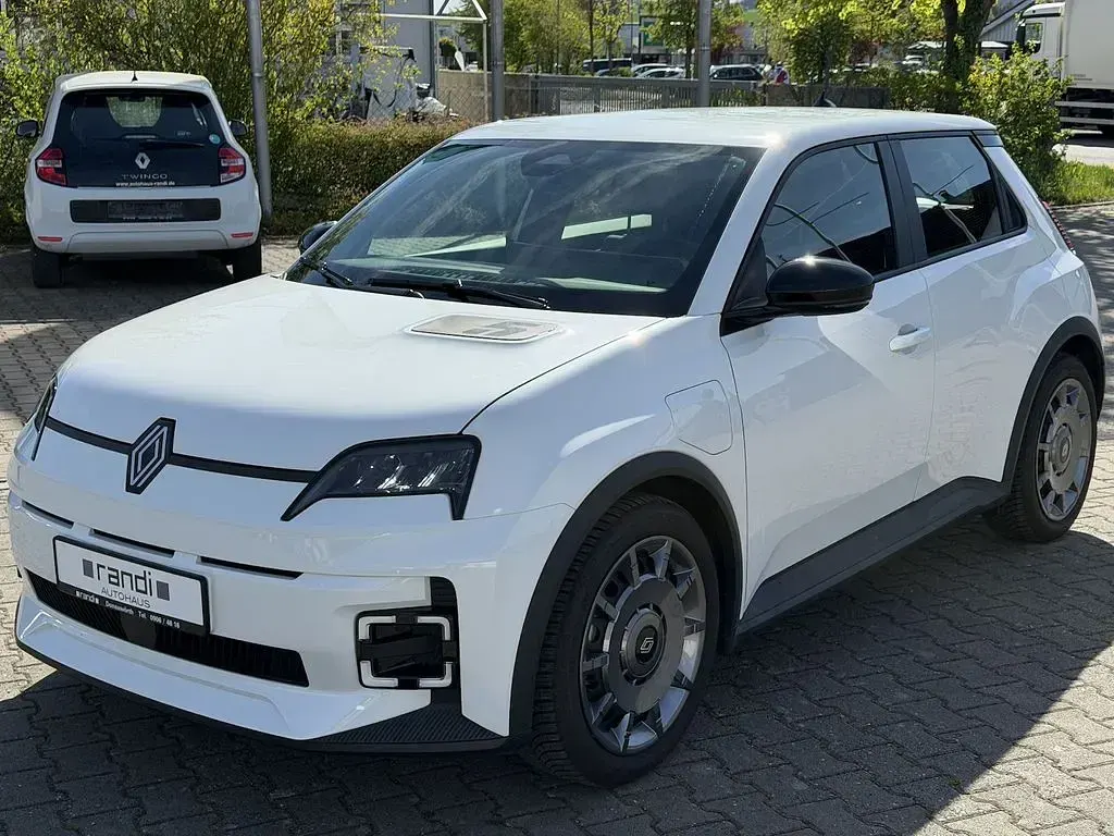 Brugt Renault 5 E-Tech Evolution 89 kW (122 HK) 2025 Hvid Sedan